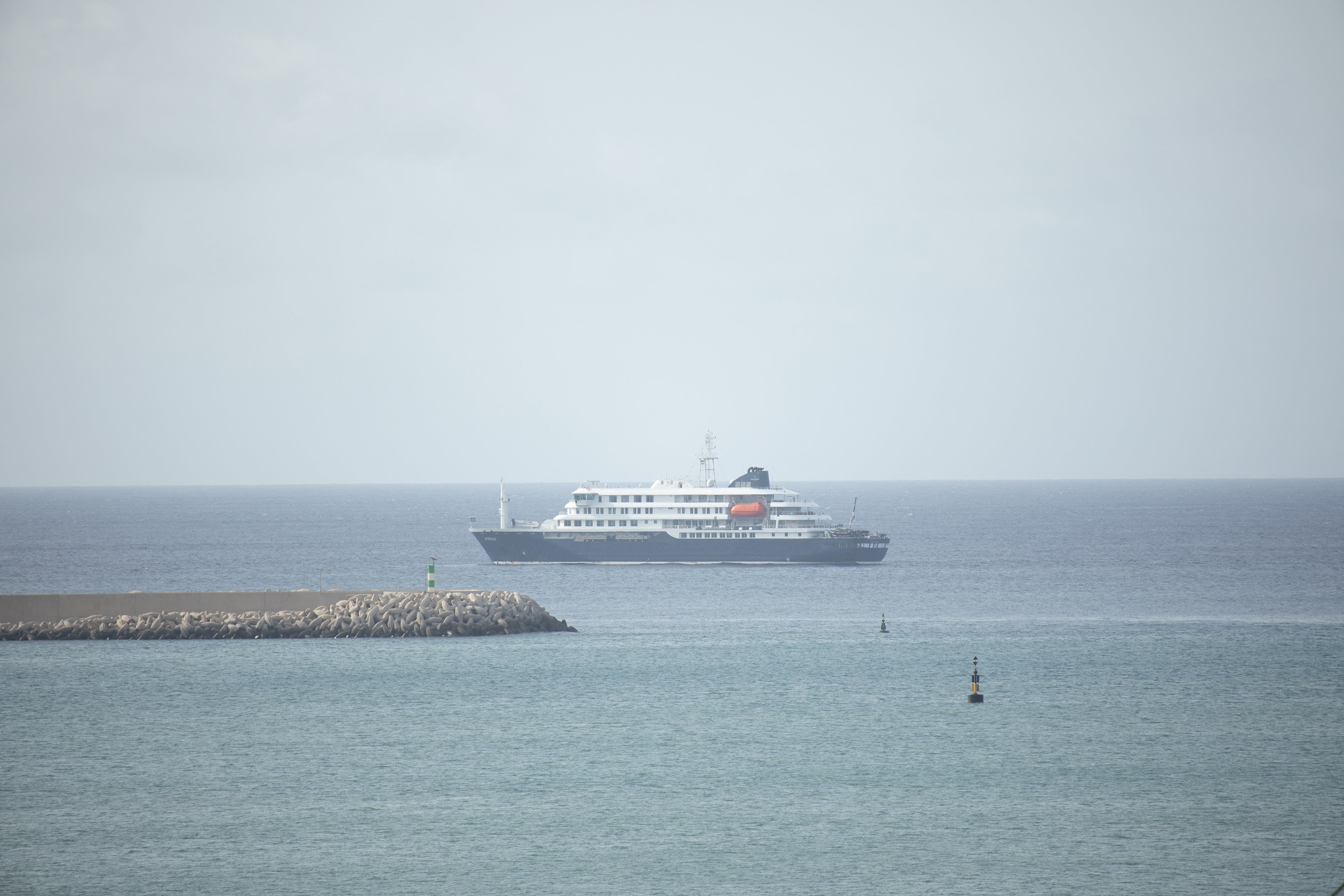 The Dutch-flagged MV Hondius has seven confirmed or suspected hantavirus cases
