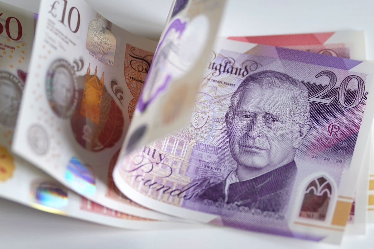 UK long-term borrowing costs rise to 28-year high