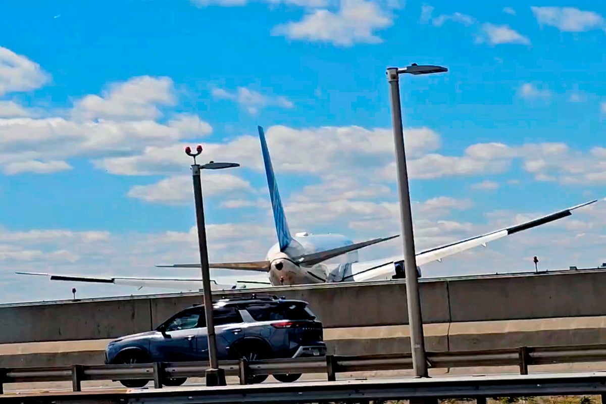 New video shows how close United flight came to disaster as wheels skim truck in Newark landing