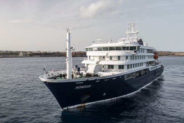 <p>Tres personas murieron a bordo del crucero MV Hondius de Oceanwide Expeditions</p>