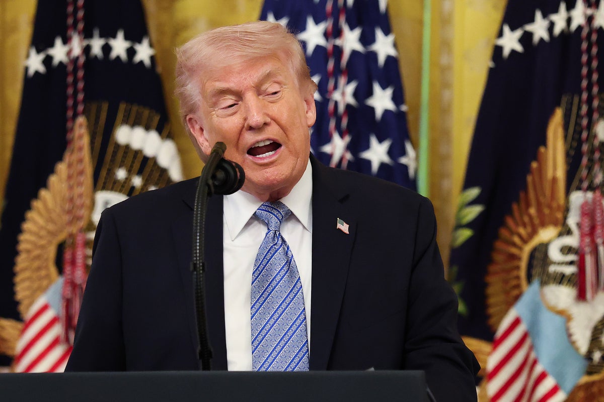 Son İran-ABD savaşı: Trump, Tahran anlaşmasına doğru 'büyük ilerleme' olduğunu öne sürerek gemilere Hürmüz Boğazı'ndan eskortluk etme planını duraklattı