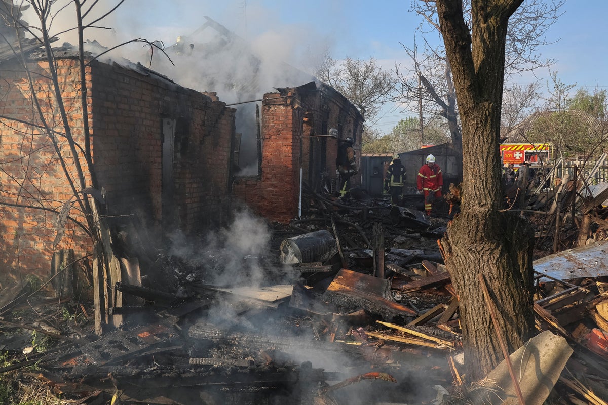 Russia ‘ignores Ukraine ceasefire’ with fresh wave of airstrikes