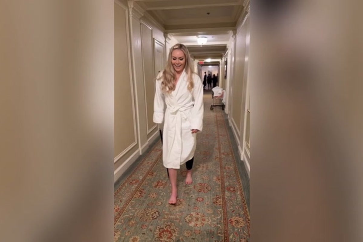 Lindsey Vonn walks without crutches in huge recovery milestone | The ...