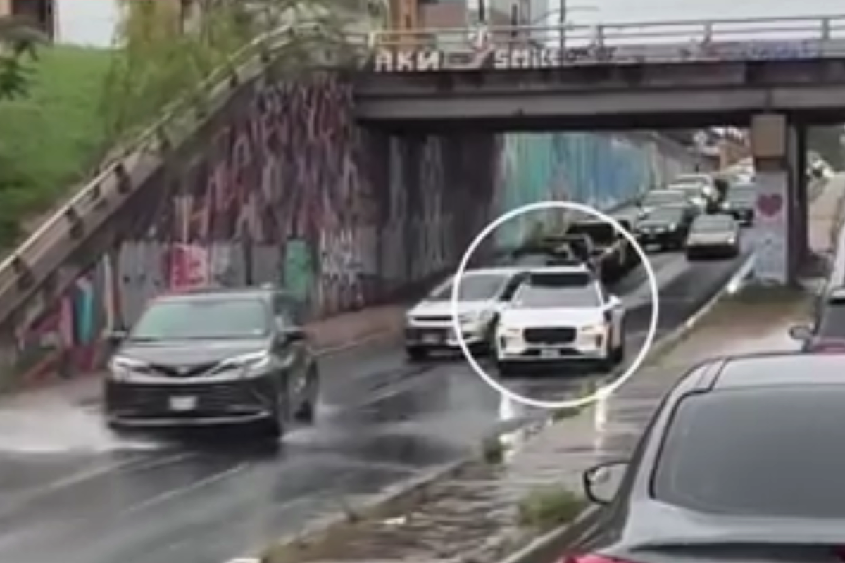 Waymo robotaxi stumped by puddle in worrying sign for London rollout ...