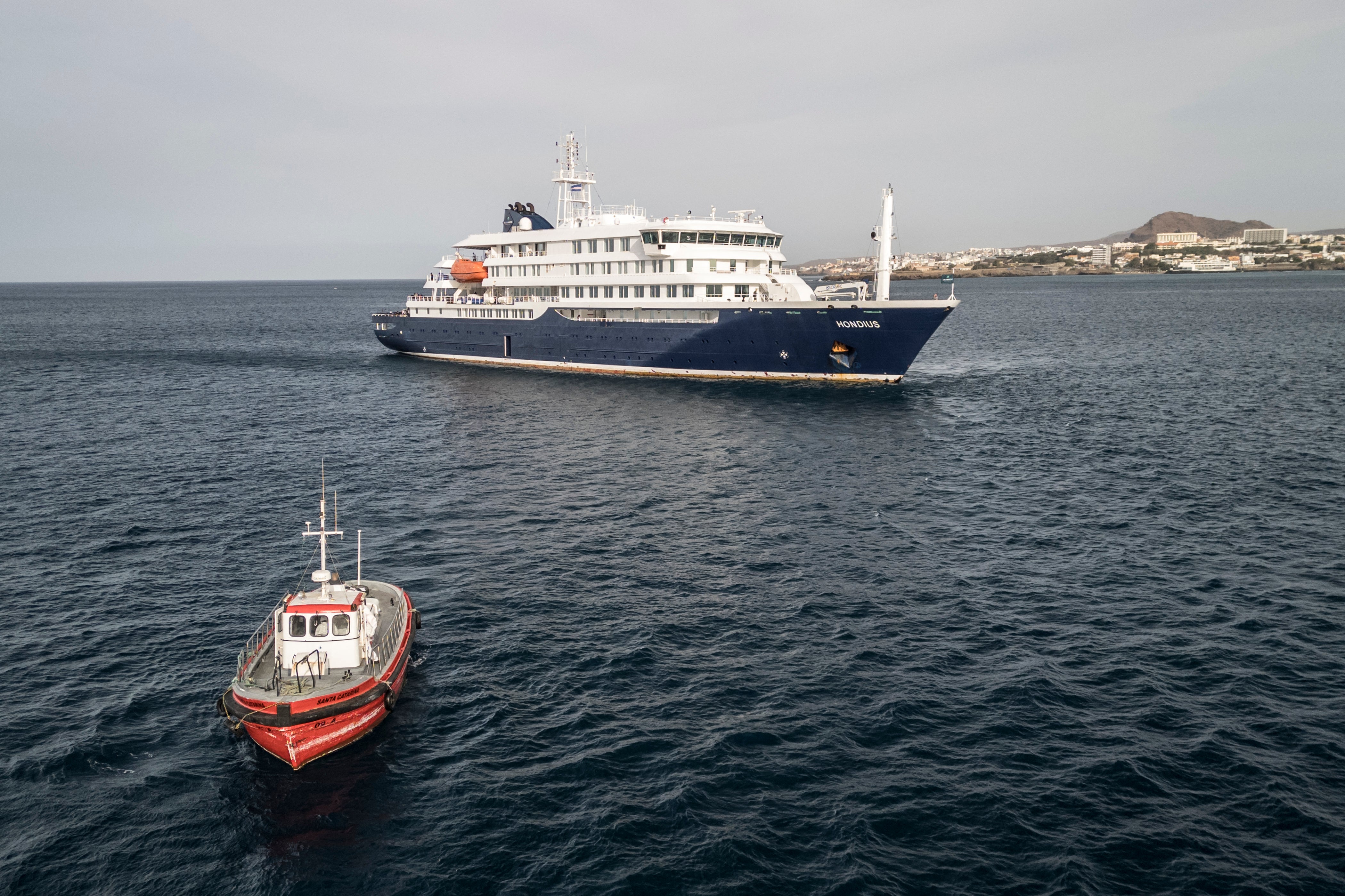 The stricken MV Hondius is heading to Tenerife this weekend