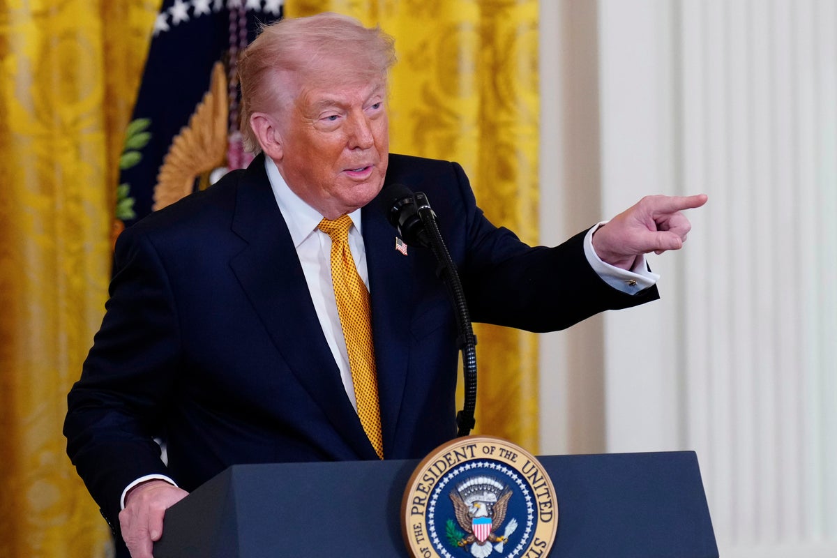 Trump gives EU deadline or threatens higher tariffs
