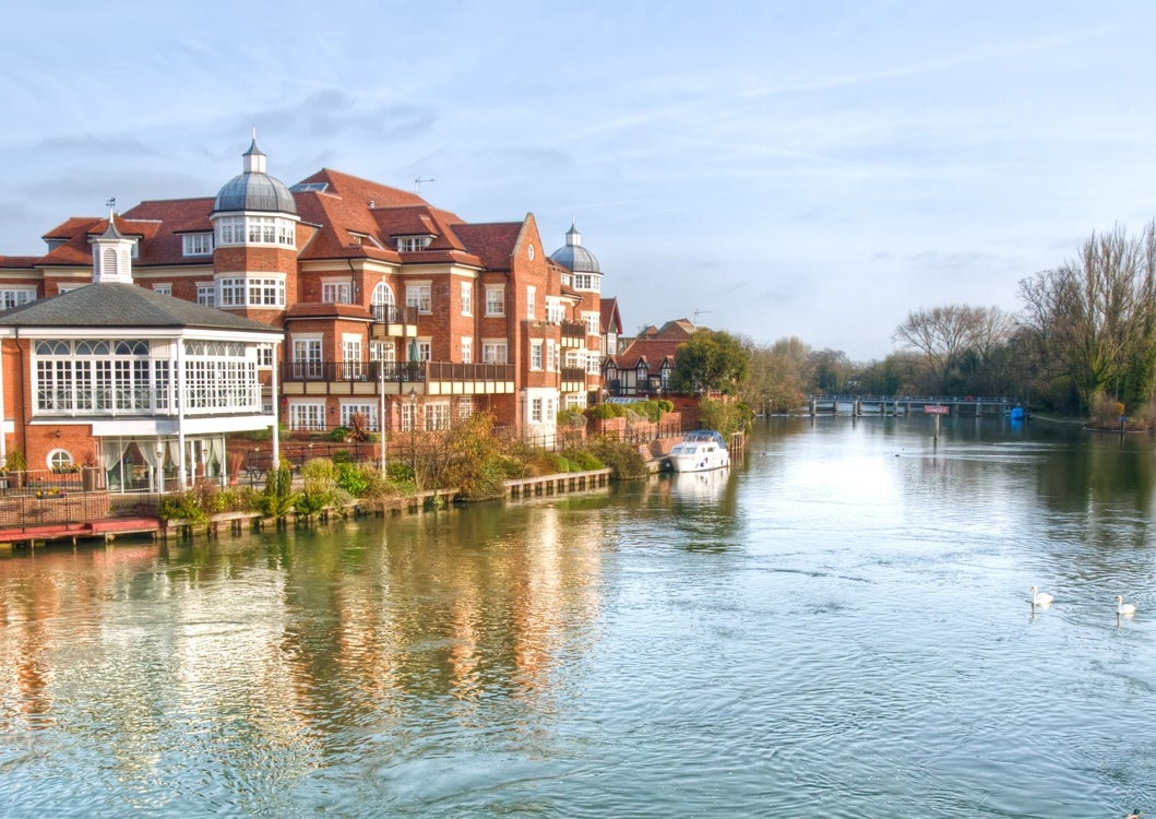 Enjoy an adults-only stay at this stunning Riverside retreat near Windsor
