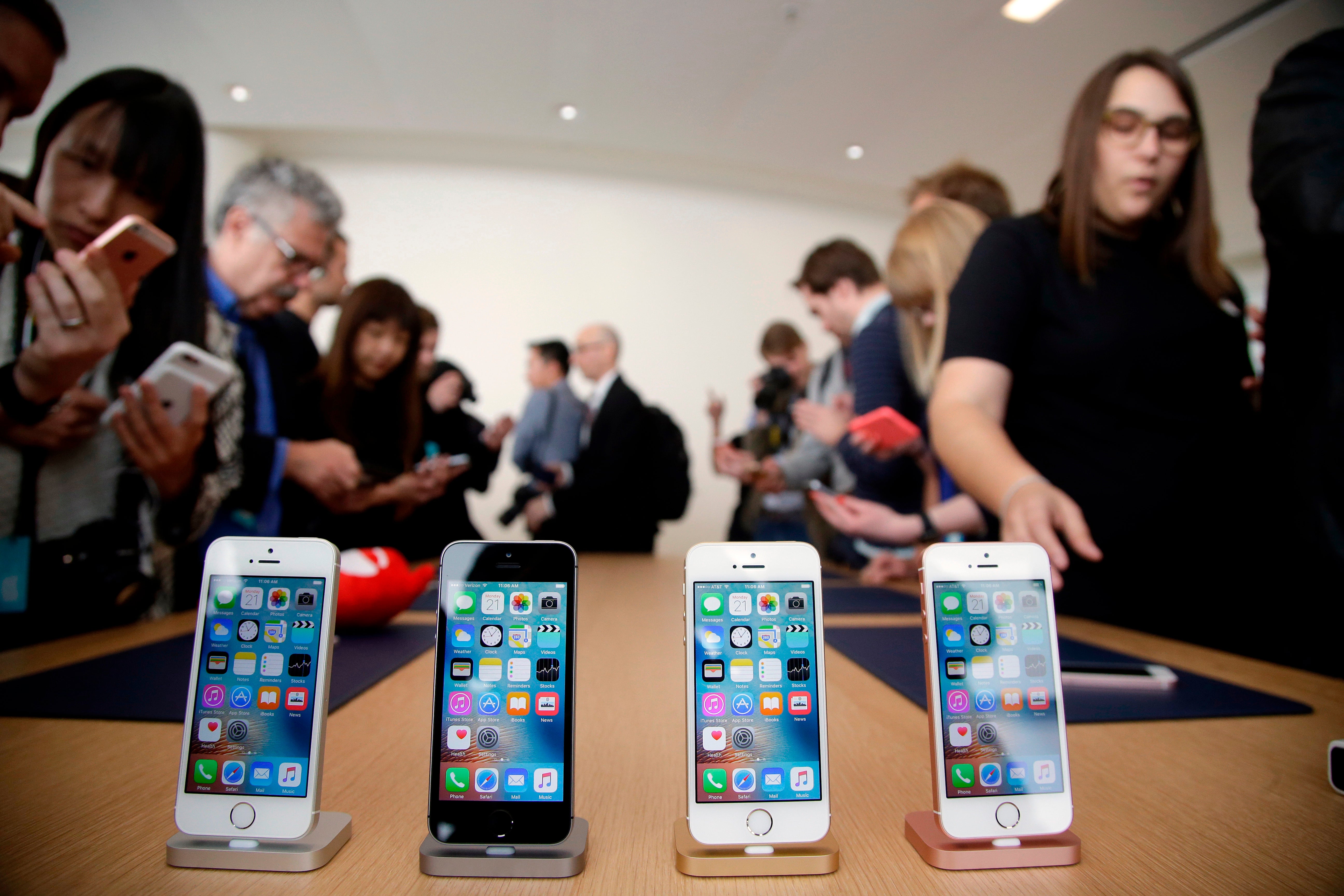 independent.co.uk - Kelvin Chan - One Tech Tip: Why digital devices and online accounts need spring cleaning