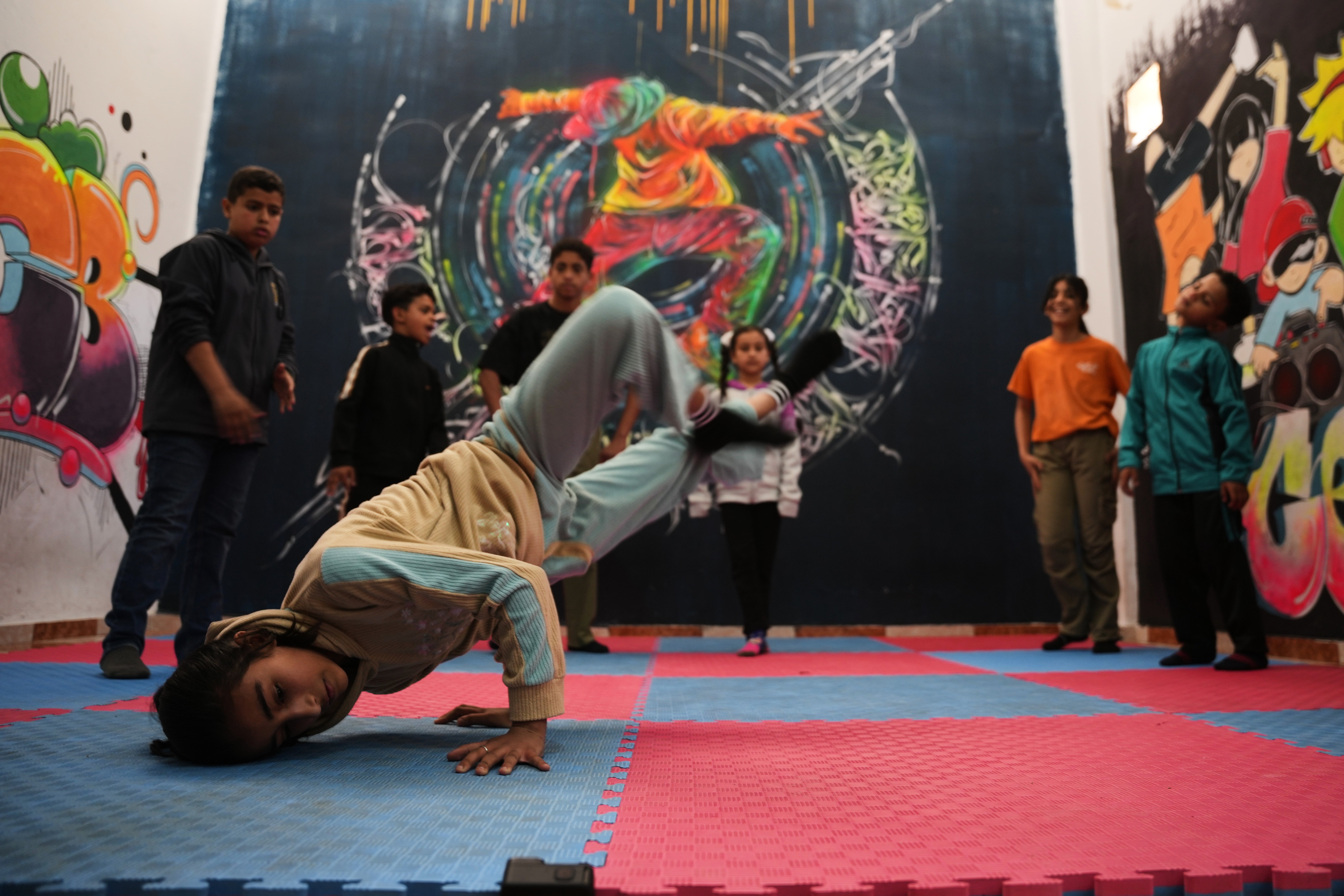 GAZA NINOS BREAKDANCING
