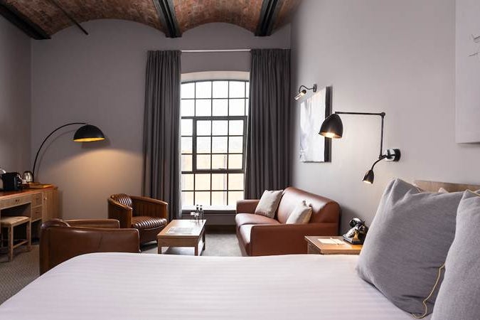 Titanic Hotel has dramatic rooms (Titanic Hotel Liverpool)
