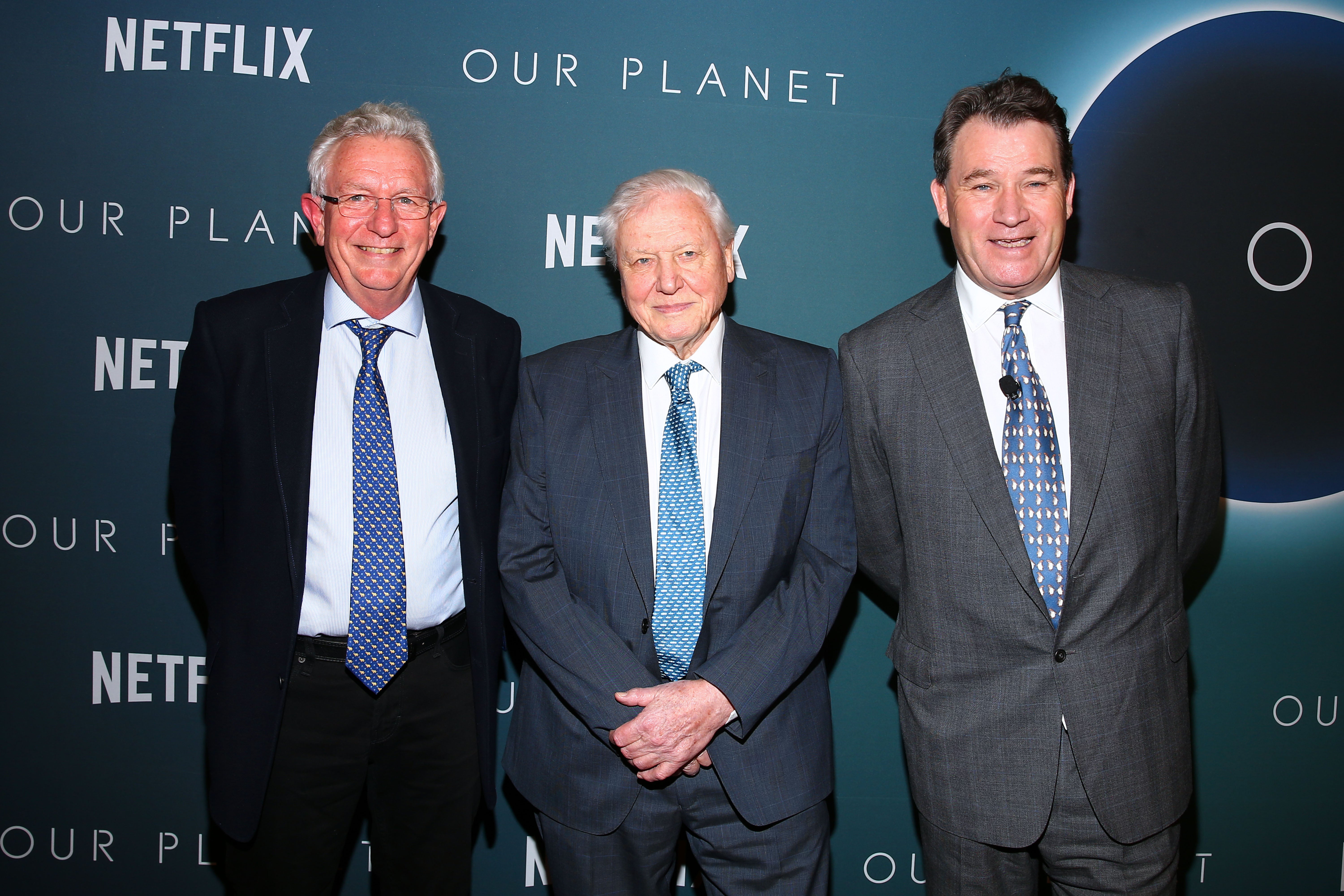 David Attenborough com Alastair Fothergill e Keith Scholey em 2019