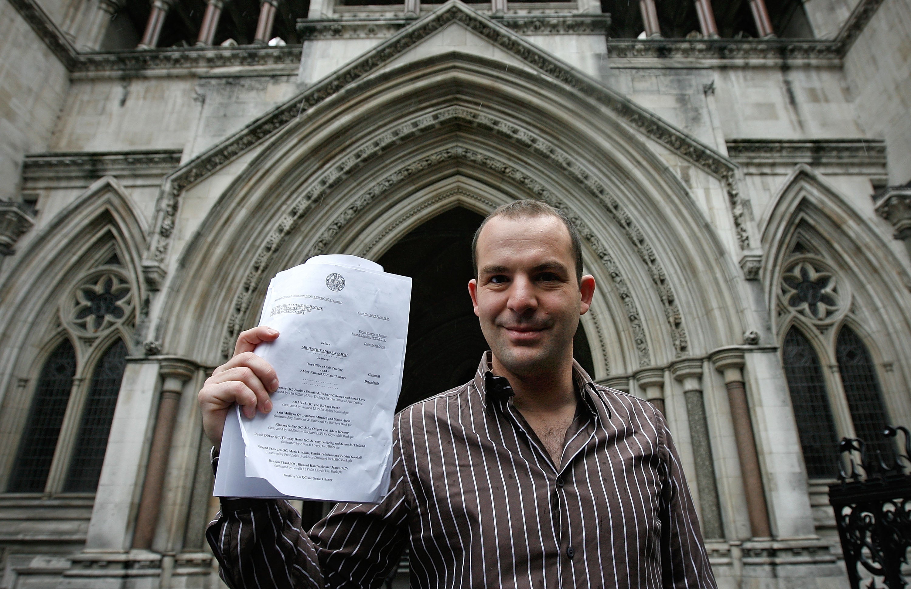 Martin Lewis outside the High Court in 2008