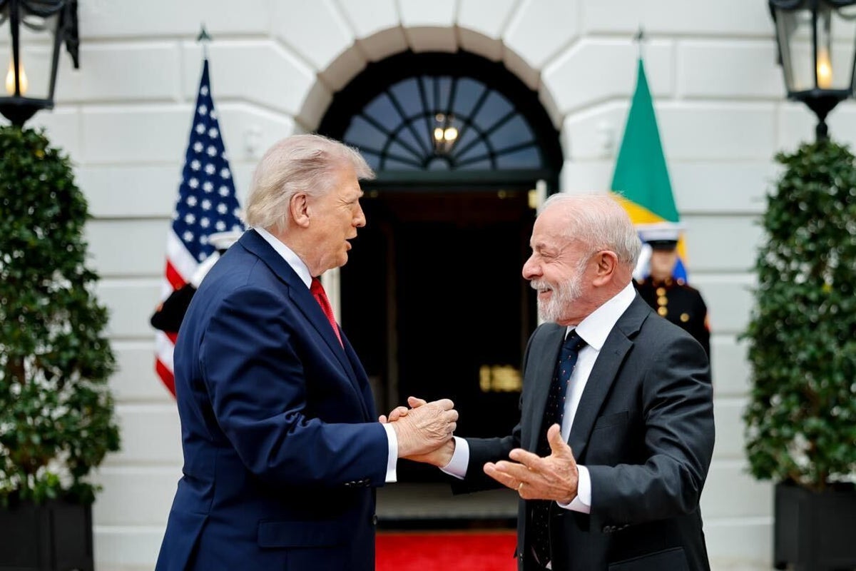 Trump, Brezilyalı Lula ile yaptığı görüşmenin ani gizemli bir hal almasının ardından basından kaçtı