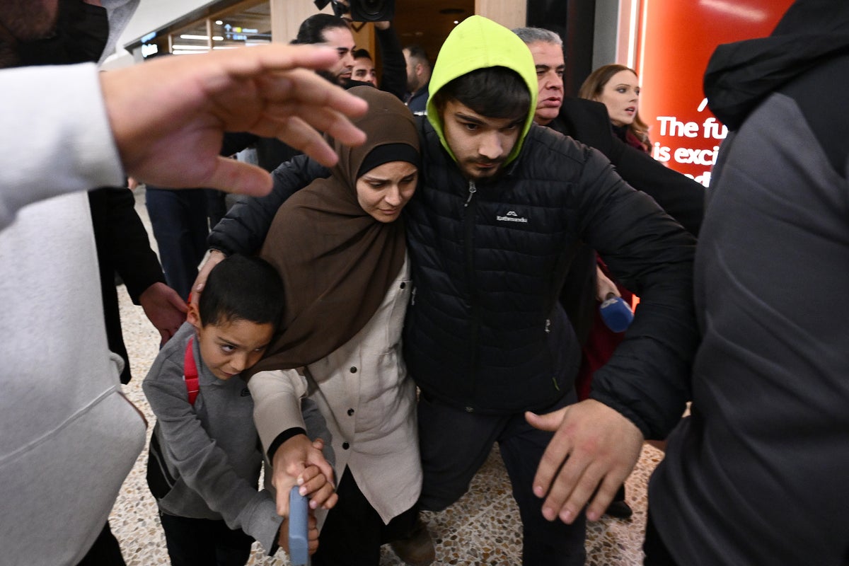 3 Australian women back from Syria face slavery and terrorism charges over alleged IS links – UK Times