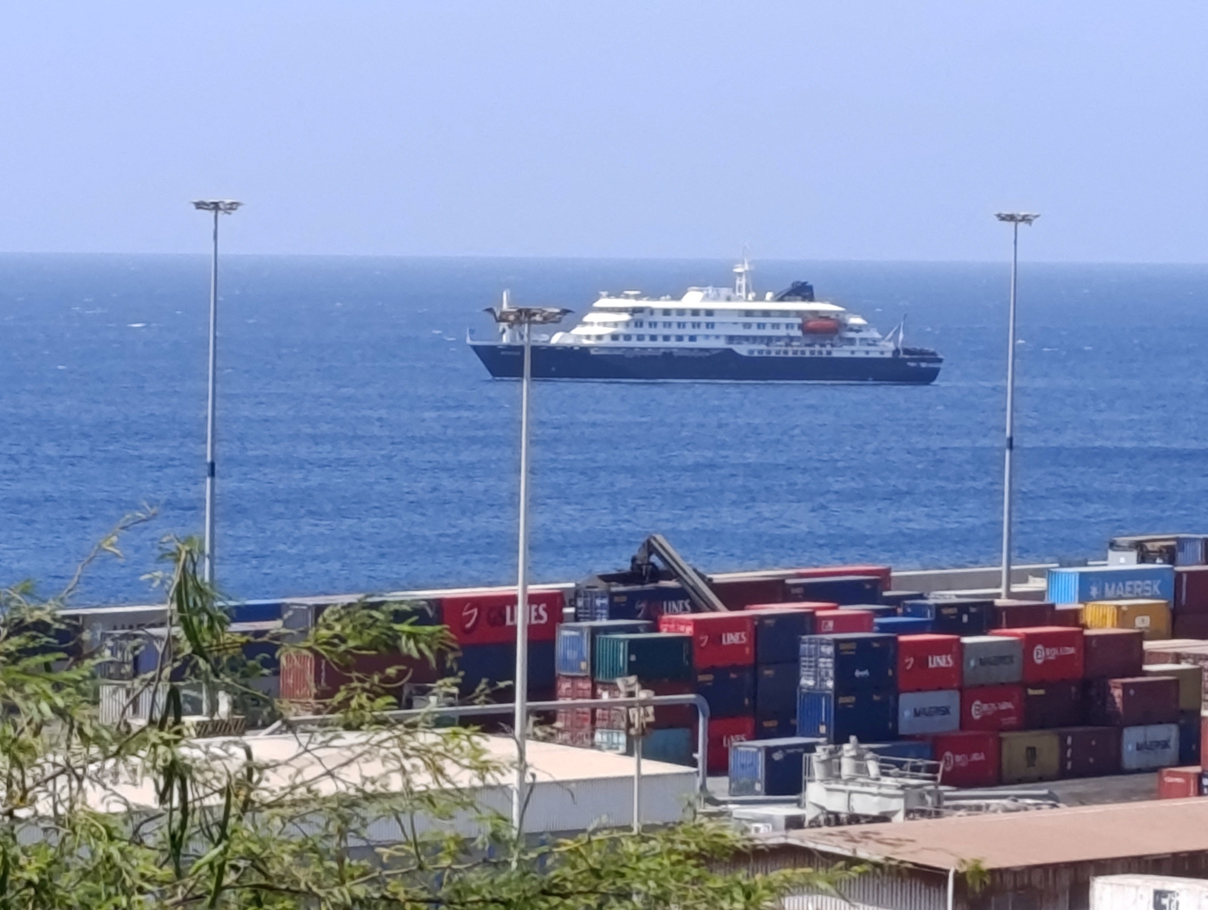 Cruise ship MV Hondius with suspected hantavirus cases off Cape Verde port