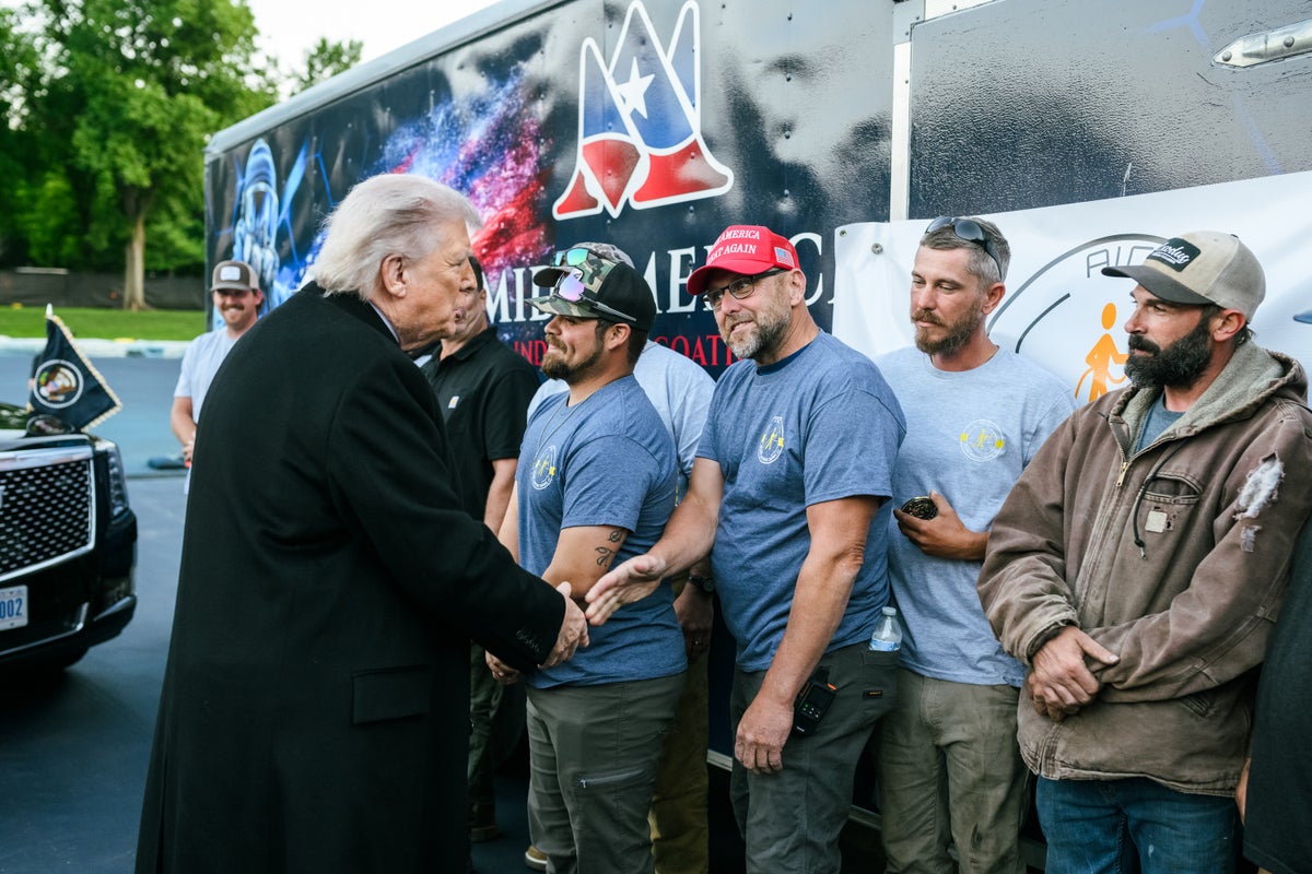 ‘How good a president is Trump?’ President polls workers at Lincoln Memorial reflecting pool for support of Iran war – UK Times ‘How good a president is Trump?’ President polls workers at Lincoln Memorial reflecting pool for support of Iran war – UK Times