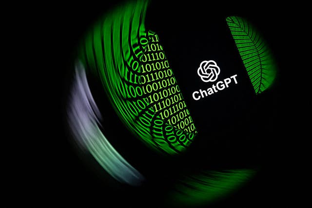 <p>El logotipo del chatbot de inteligencia artificial ChatGPT, de OpenAI, fotografiado en Mulhouse, al este de Francia, el 11 de febrero de 2025</p>