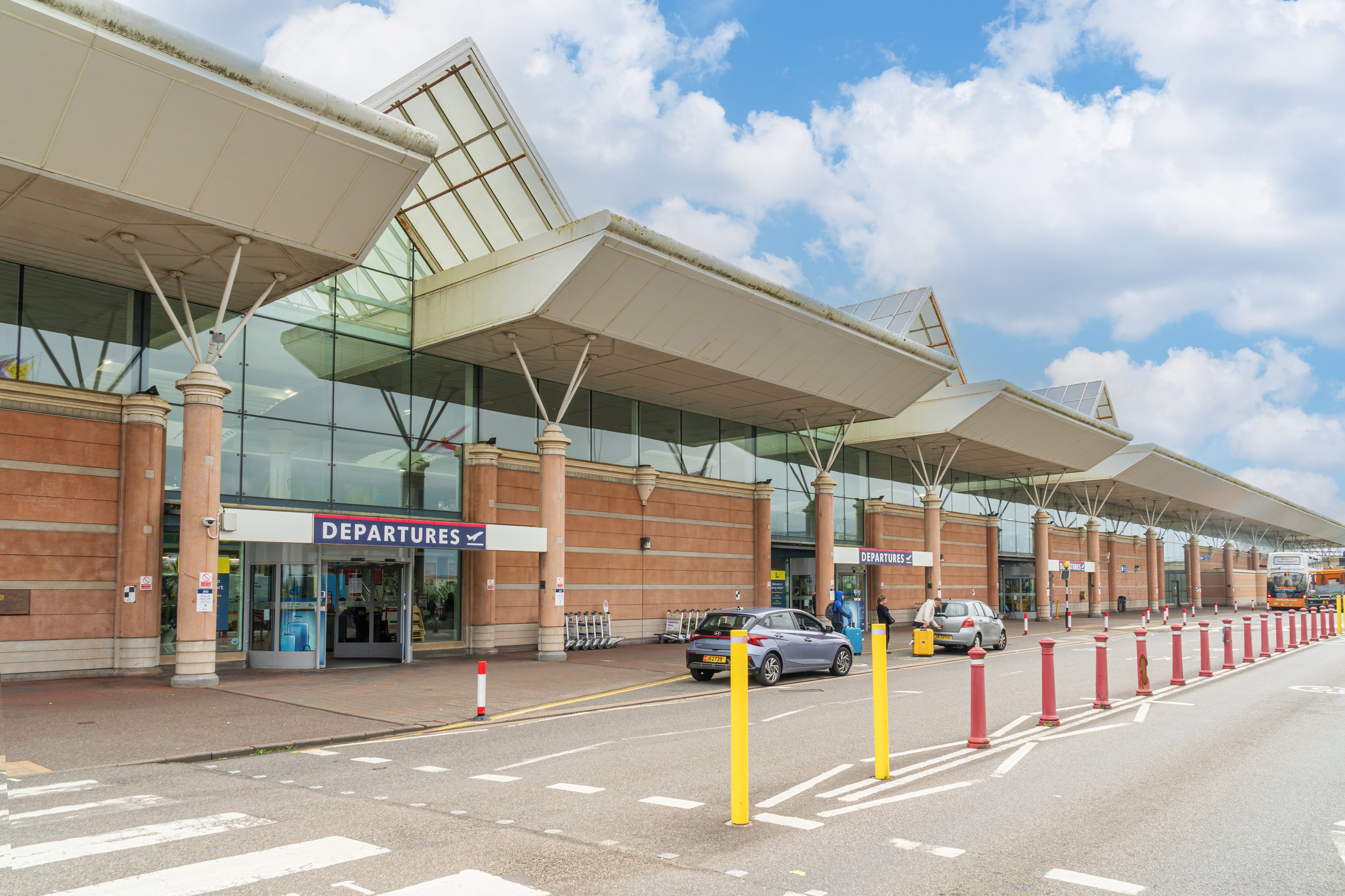 Catch easyJet passengers with oversized bags to boost revenue, leaked airport poster claims
