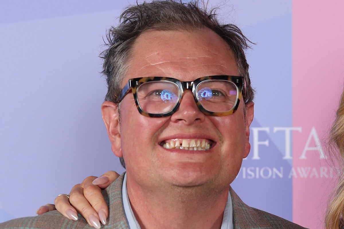 Alan Carr swears off love: ‘I might as well chemically castrate myself’ Alan Carr swears off love: ‘I might as well chemically castrate myself’