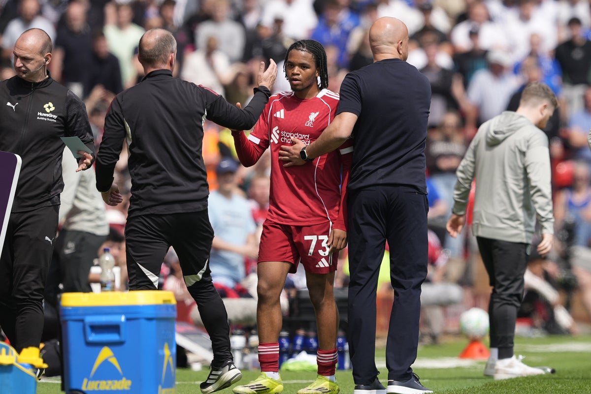 Arne Slot defends Rio Ngumoha substitution as fans turn on Liverpool ...