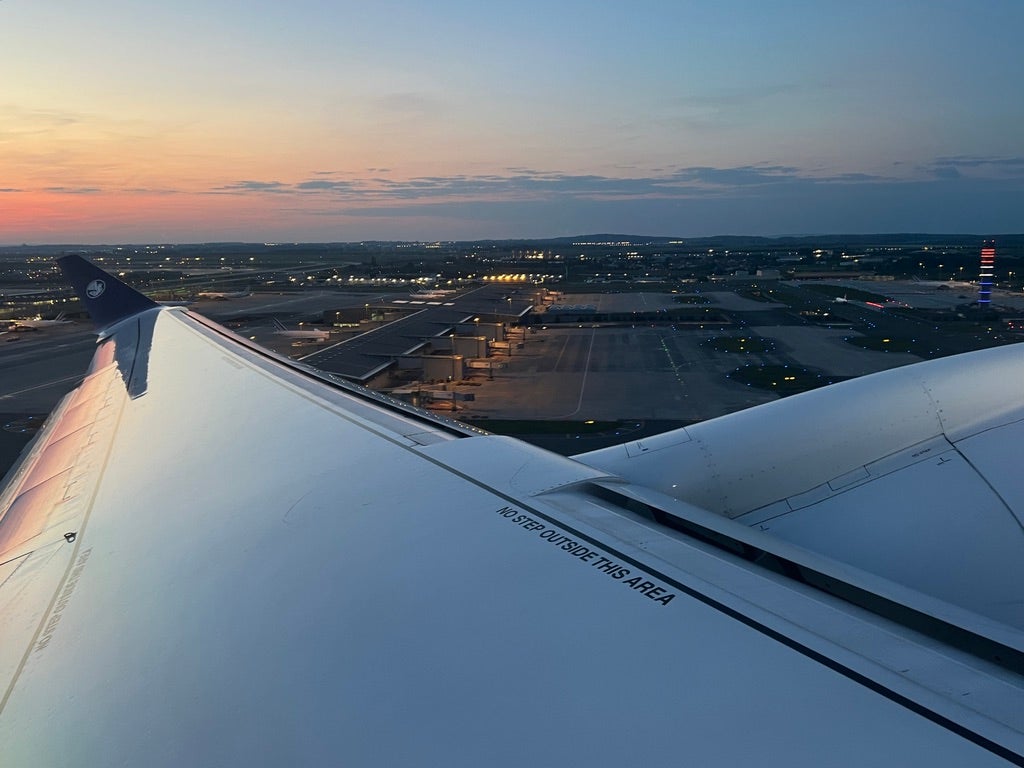  AIrbus A220 finally airborne from Paris CDG airport