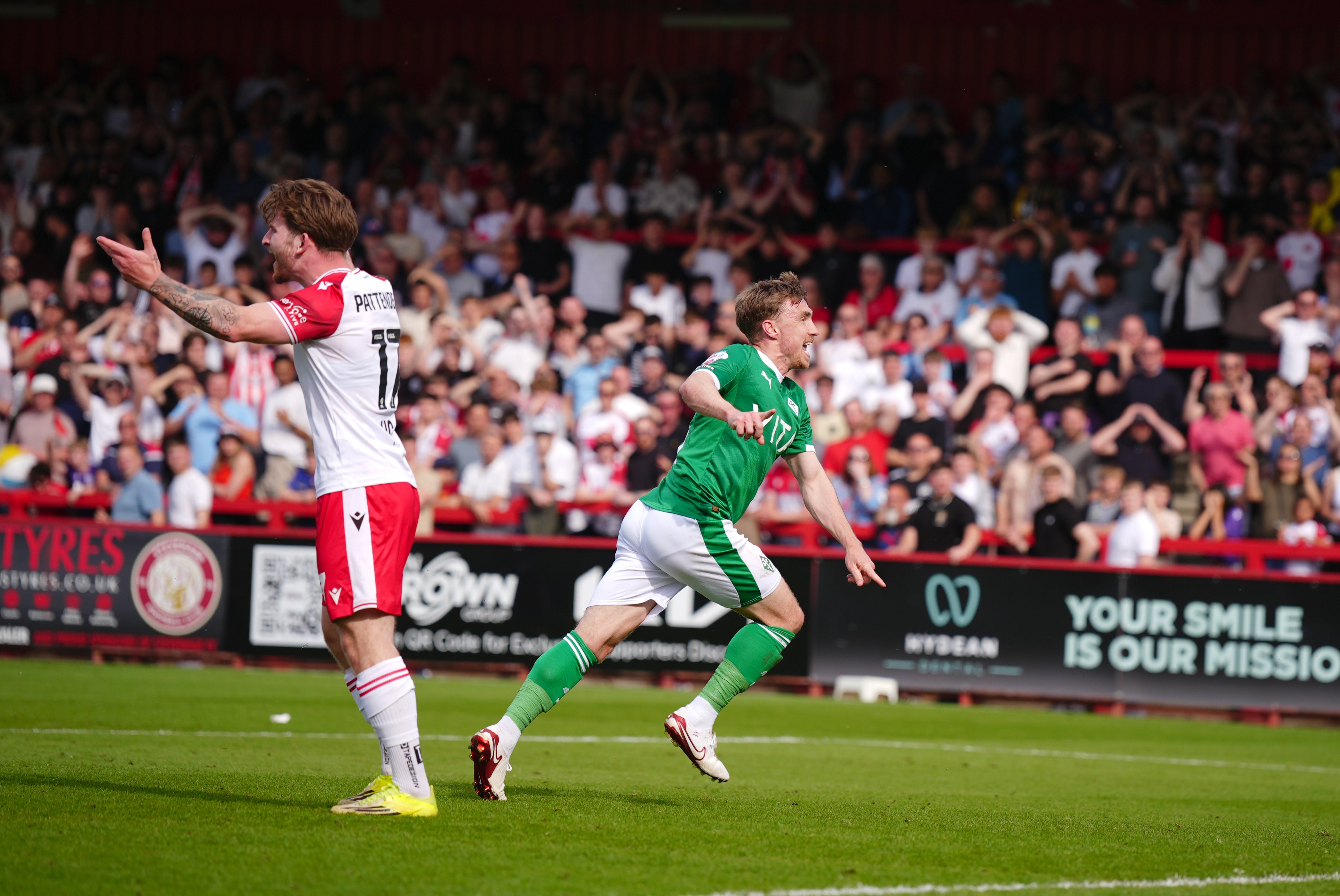 Ben Osborn poked home a last-minute winner as Stevenage switched off and failed to clear once Benony Andresson had stumbled and fell over on a one-on-one