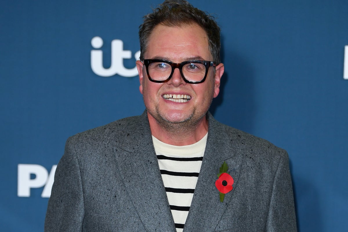 Alan Carr addresses Strictly Come Dancing host rumours as TV star admits he ‘does not love it enough’ – UK Times Alan Carr addresses Strictly Come Dancing host rumours as TV star admits he ‘does not love it enough’ – UK Times