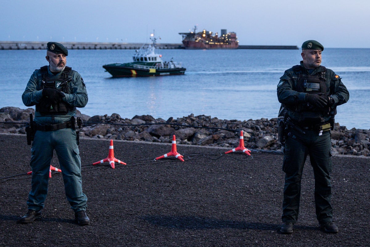 Hantavirus latest: Cruise ship arrives in Tenerife as UK sends plane to evacuate passengers