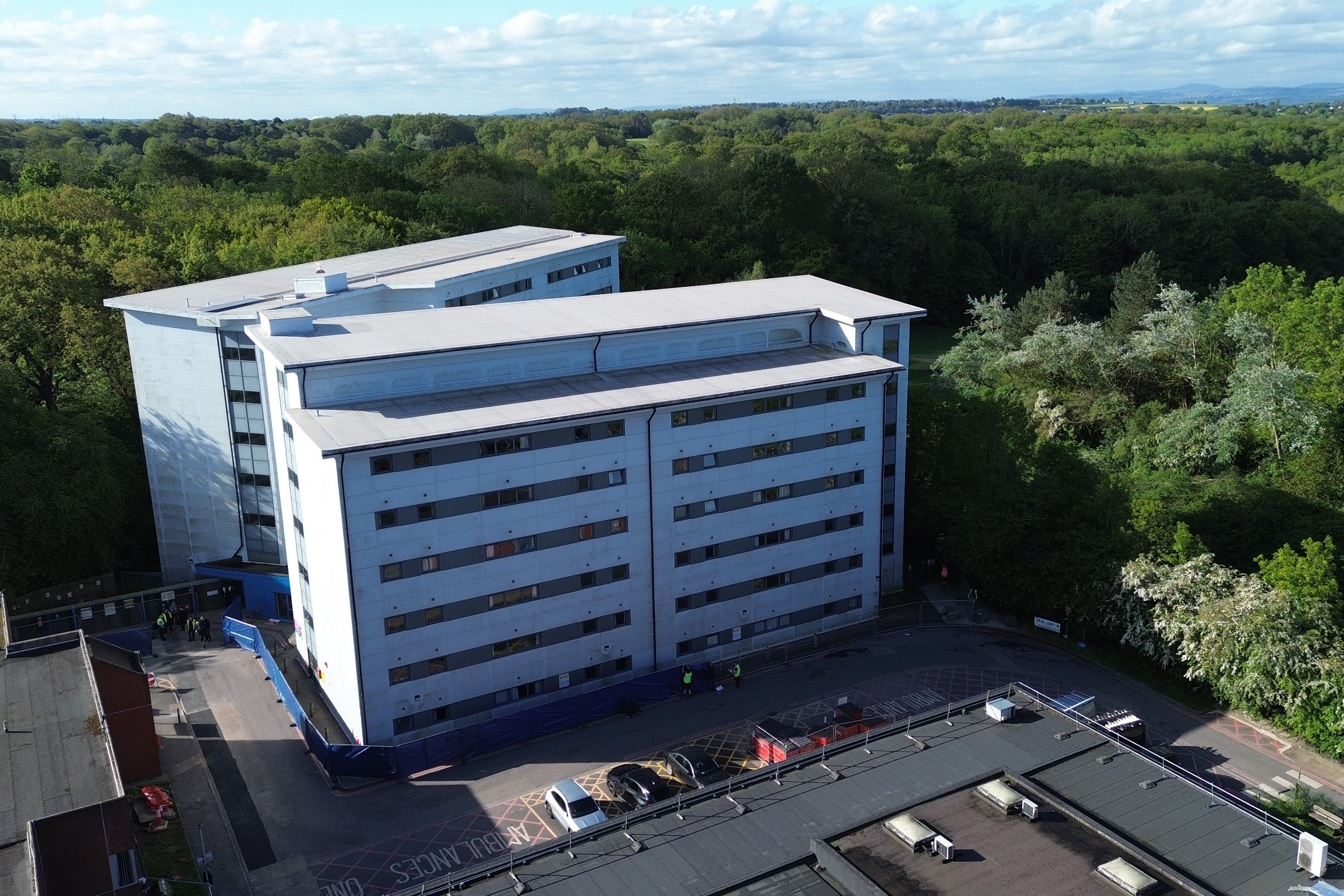 Twenty-two British passengers and crew from the MV Hondius, who have tested negative for Hantavirus, will be repatriated via charter flight from Tenerife and taken to Arrowe Park Hospital in Wirral for clinical assessment