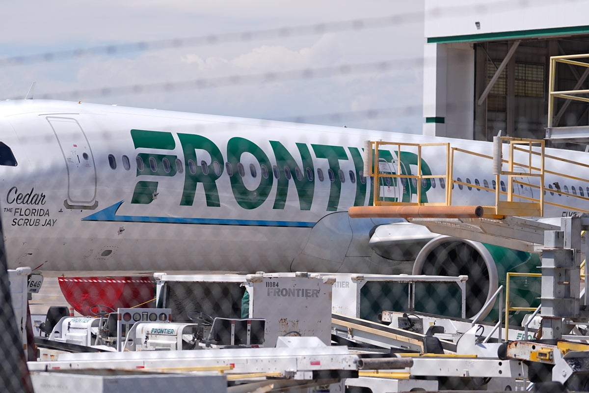NTSB gathering details about Frontier Airlines evacuation after plane after hit pedestrian in Denver – UK Times NTSB gathering details about Frontier Airlines evacuation after plane after hit pedestrian in Denver – UK Times