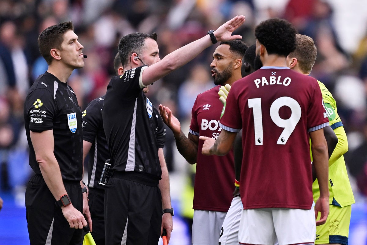 West Ham-Arsenal referee and VAR praised for ‘really good teamwork’ after disallowed goal controversy West Ham-Arsenal referee and VAR praised for ‘really good teamwork’ after disallowed goal controversy