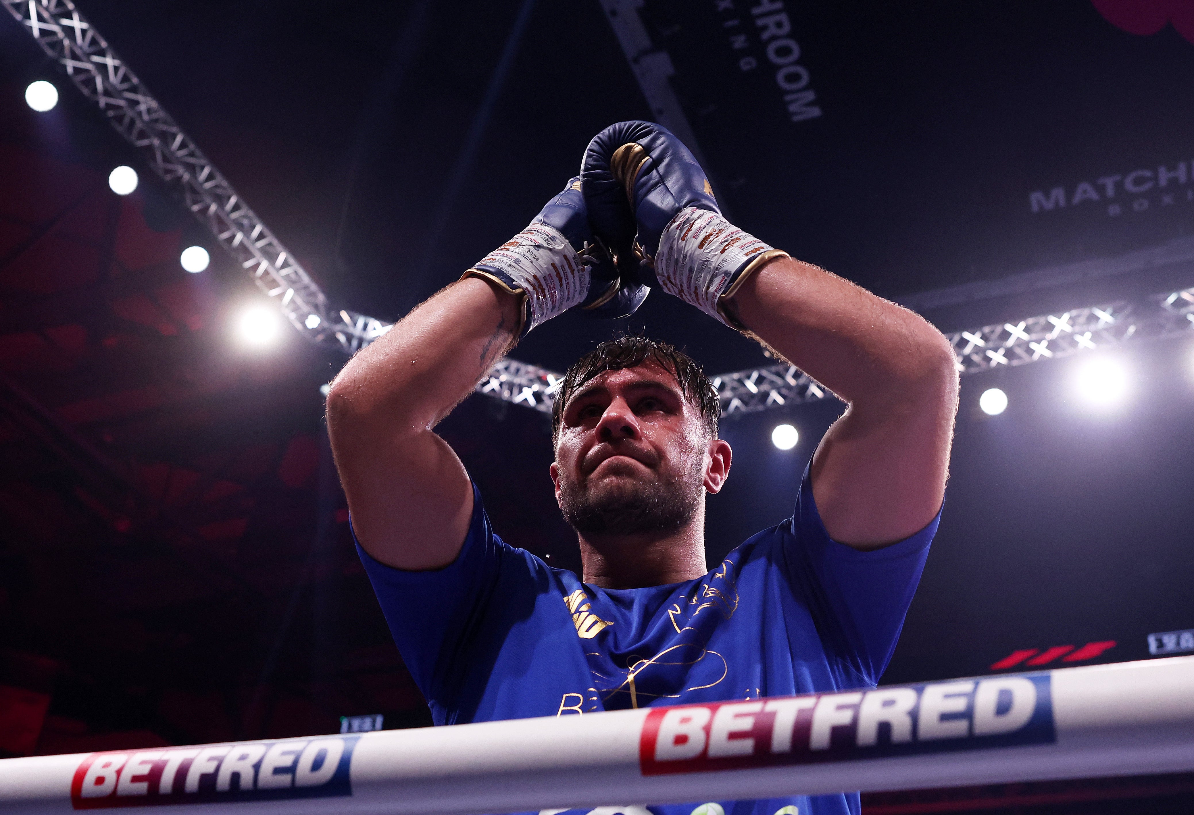 Allen salutes his fans after his defeat by Arslanbek Makhmudov in October