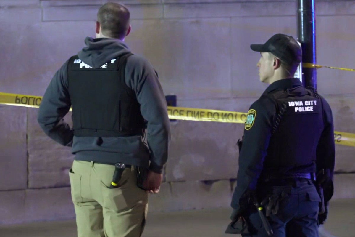 US marshals capture 17-year-old suspected in mass shooting on Iowa City pedestrian mall
