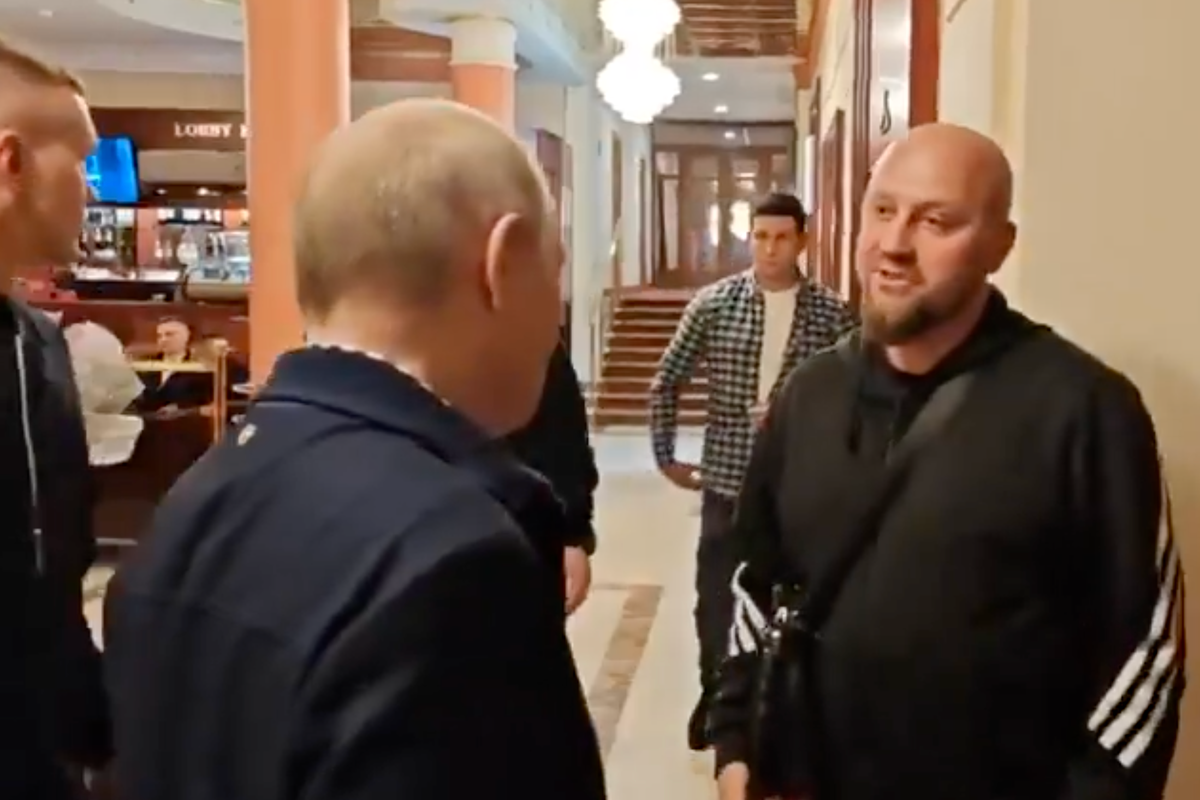 Vladimir Putin ‘stages dressed-down encounter with public’ in bizarre video – UK Times Vladimir Putin ‘stages dressed-down encounter with public’ in bizarre video – UK Times