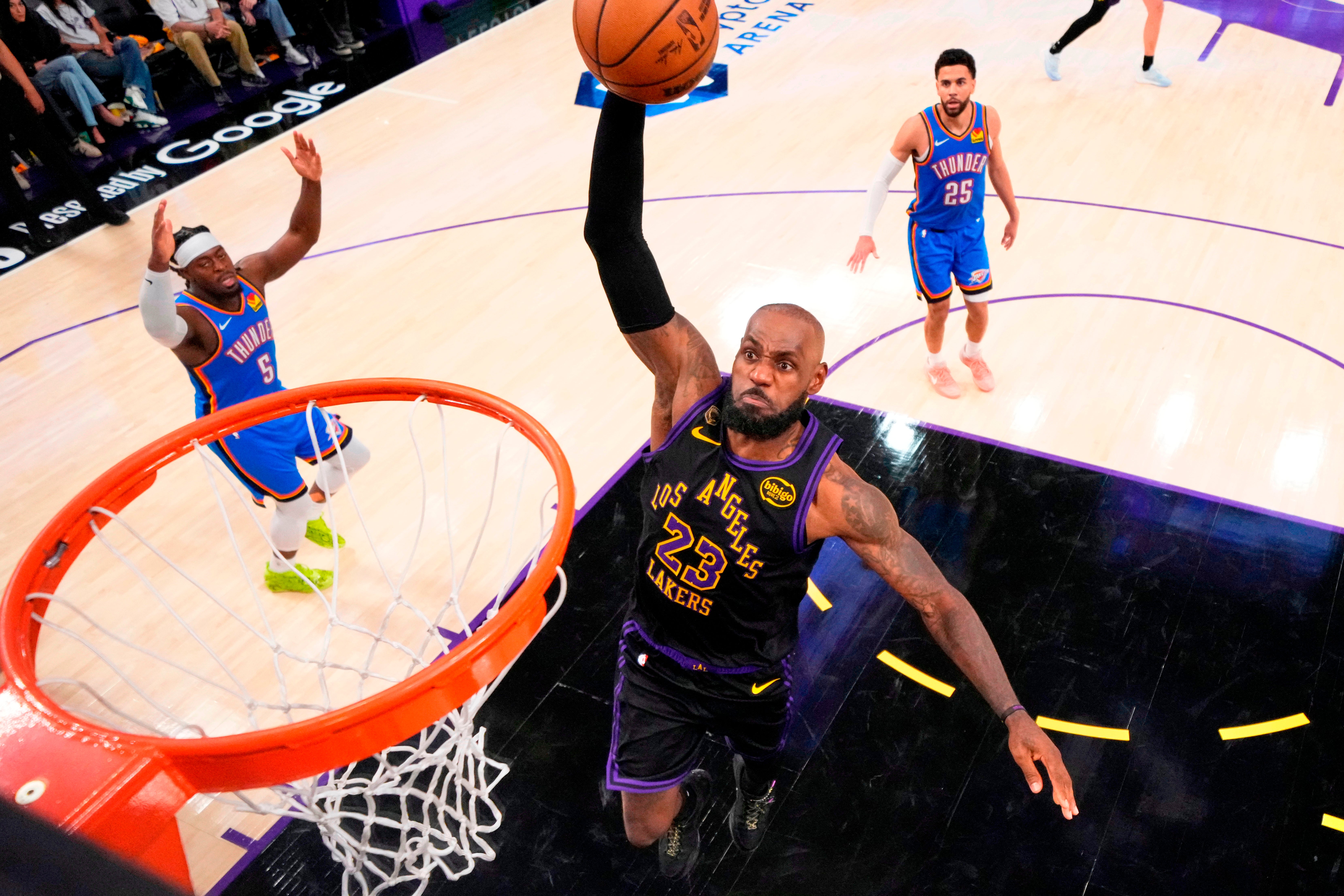 LEBRON-FUTURO