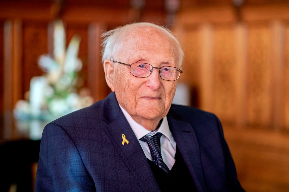 Albrecht Weinberg, a Holocaust survivor who returned to Germany in his 80s, dies at 101
