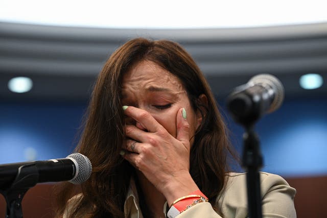 <p>Roza entrega su testimonio ante el Comité de Supervisión de la Cámara sobre los crímenes de Jeffrey Epstein en Florida, el martes</p>