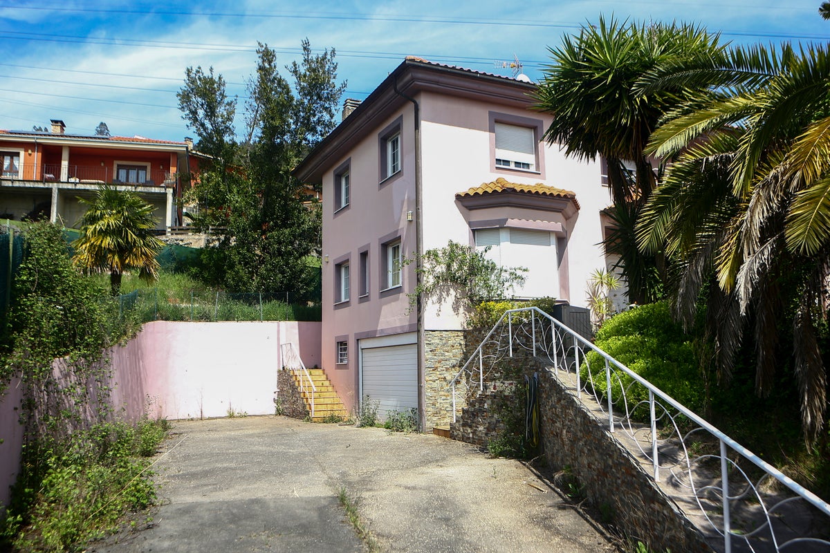 Couple jailed for locking their young children up for over three years in ‘House of Horrors’ case that shocked Spain – UK Times Couple jailed for locking their young children up for over three years in ‘House of Horrors’ case that shocked Spain – UK Times