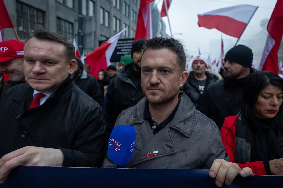 Right-wing politician threatens to sue Starmer over ban on entering UK for Tommy Robinson march