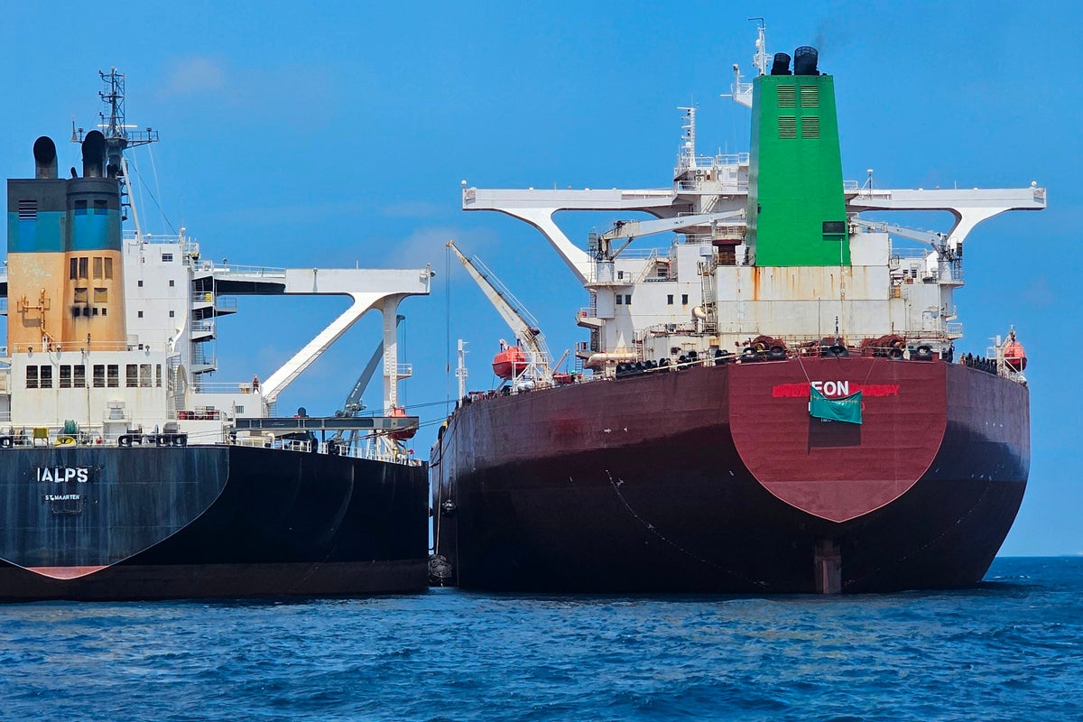 Malaysia says it can do little to stop Iranian-linked oil transfers near its water