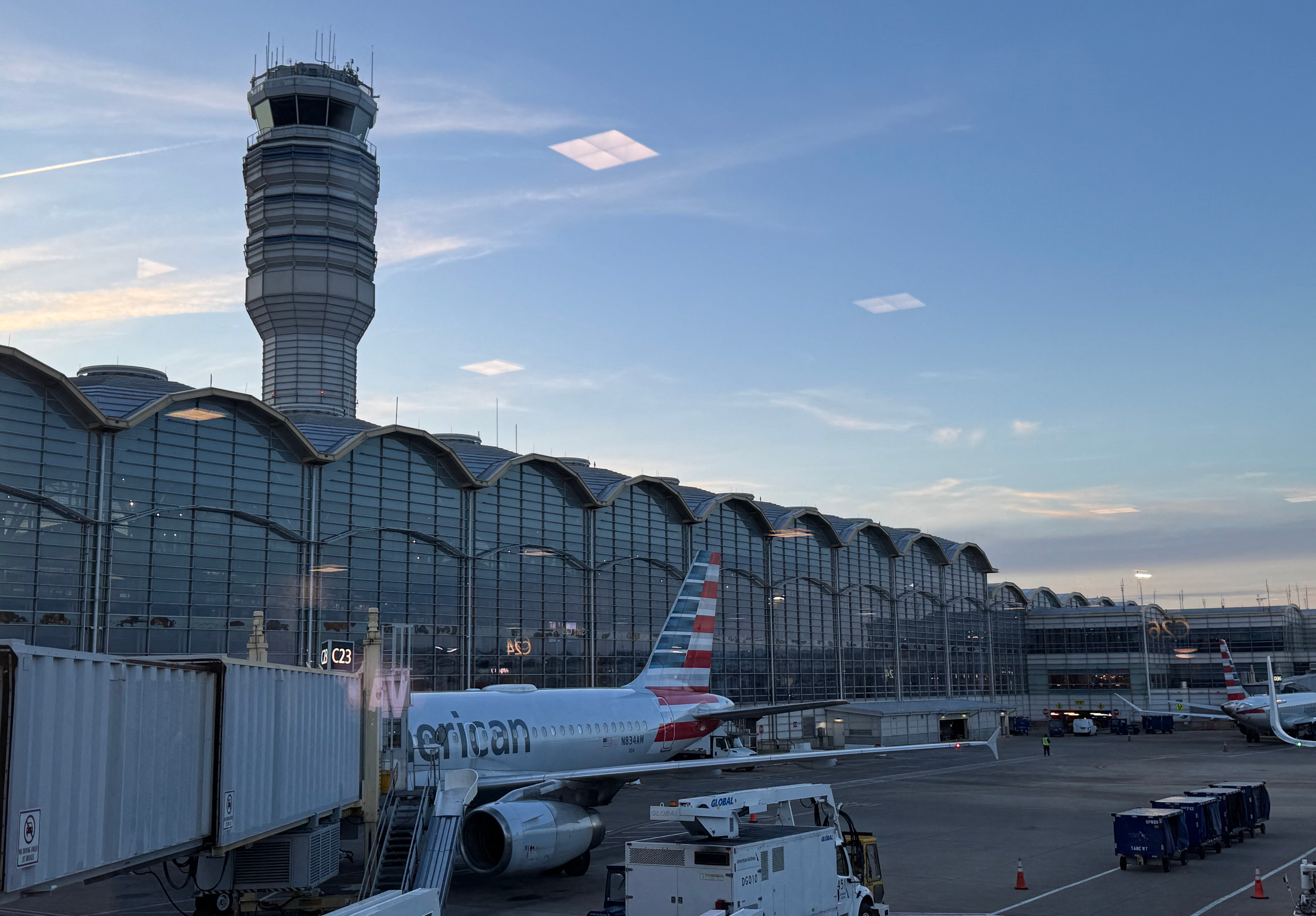 The proposed 250-foot arch would sit less than two miles from Ronald Reagan Washington National Airport