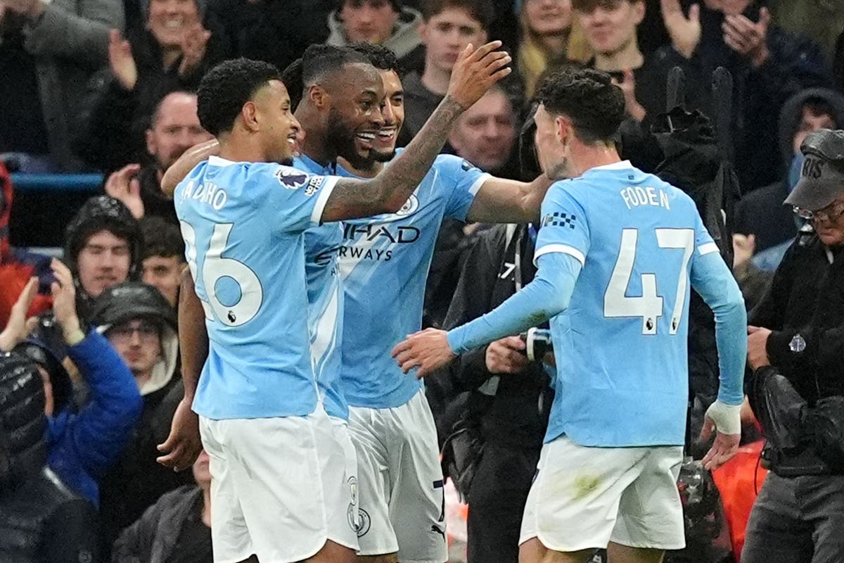 Phil Foden shines as Man City keep pressure on Arsenal with Crystal Palace win