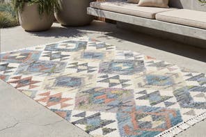 Fableroom Orin hand-woven PET rug