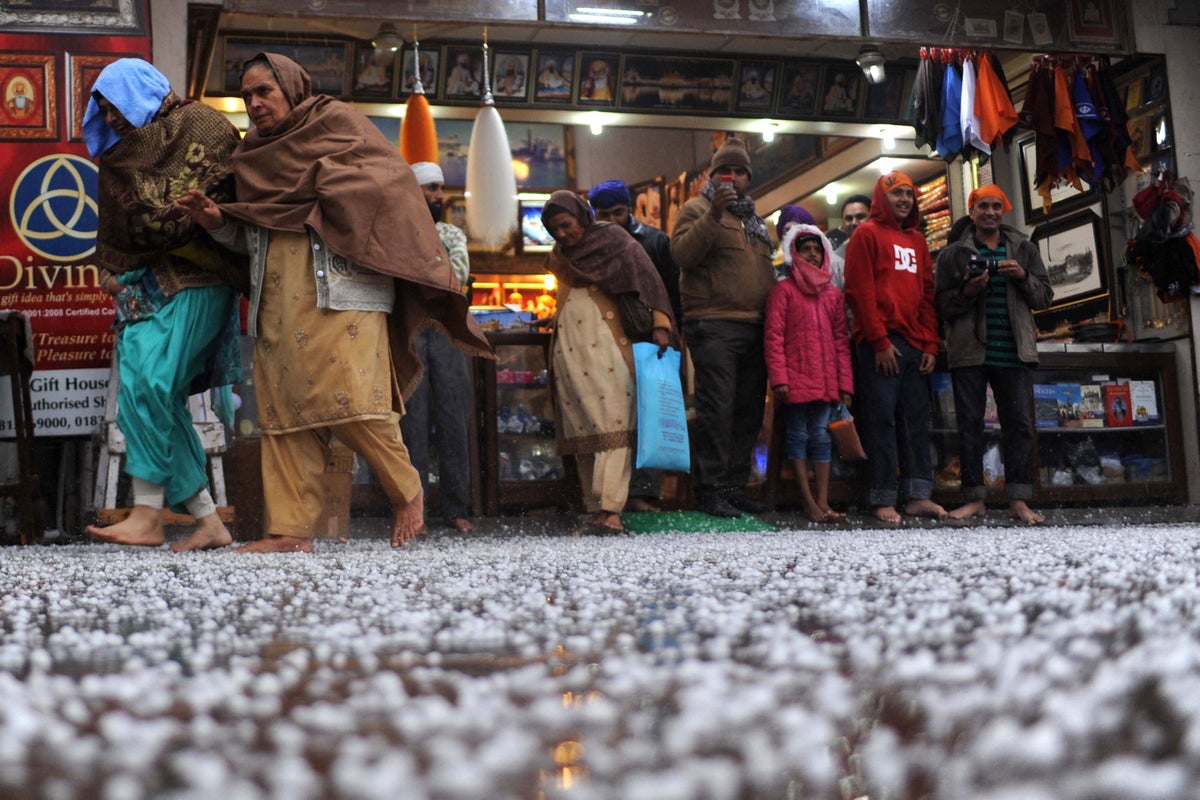Unseasonal and violent storm kills at least 96 people in India