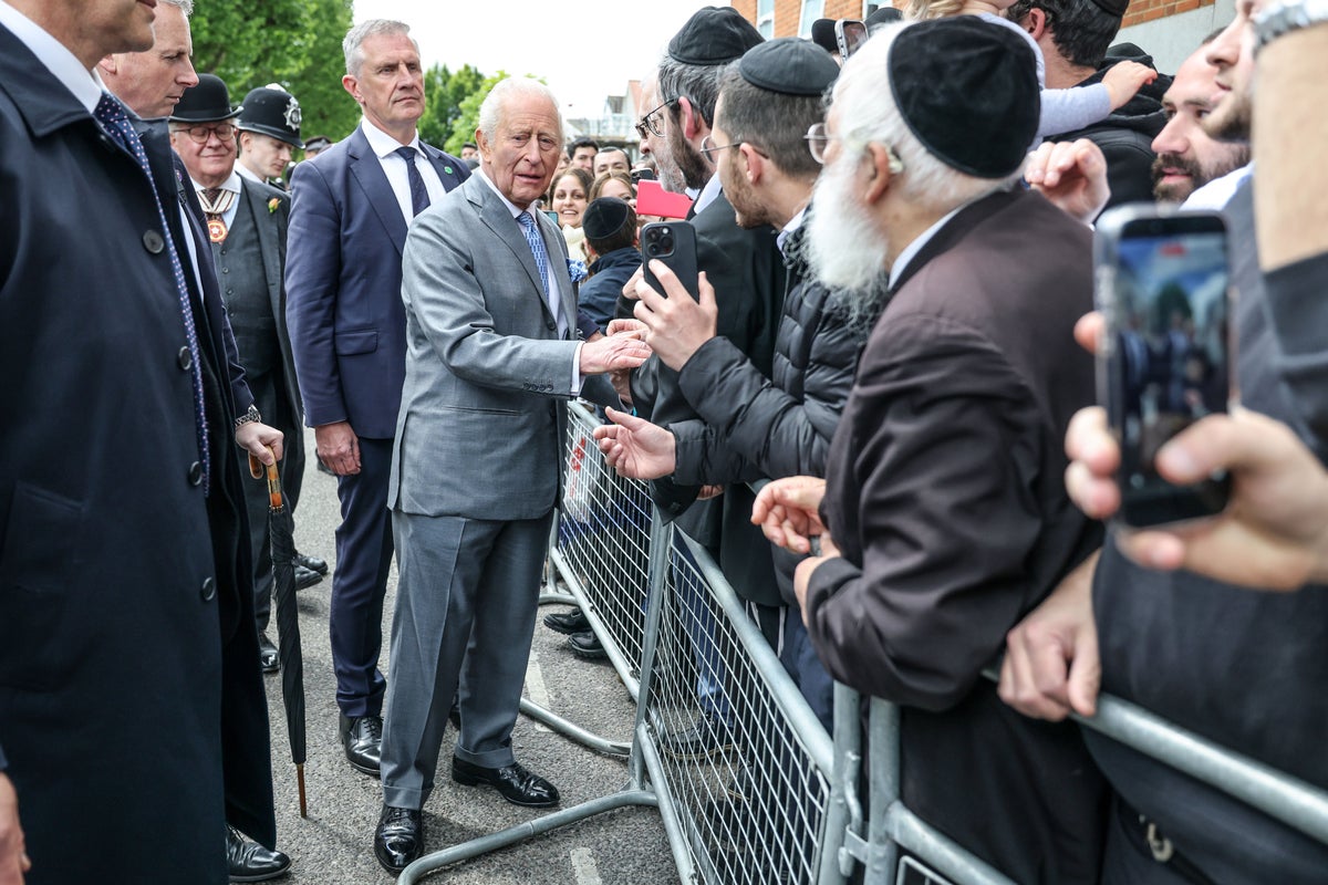 King Charles hailed as ‘genuine friend’ of Jewish community after meeting victims of Golders Green stabbings – UK Times