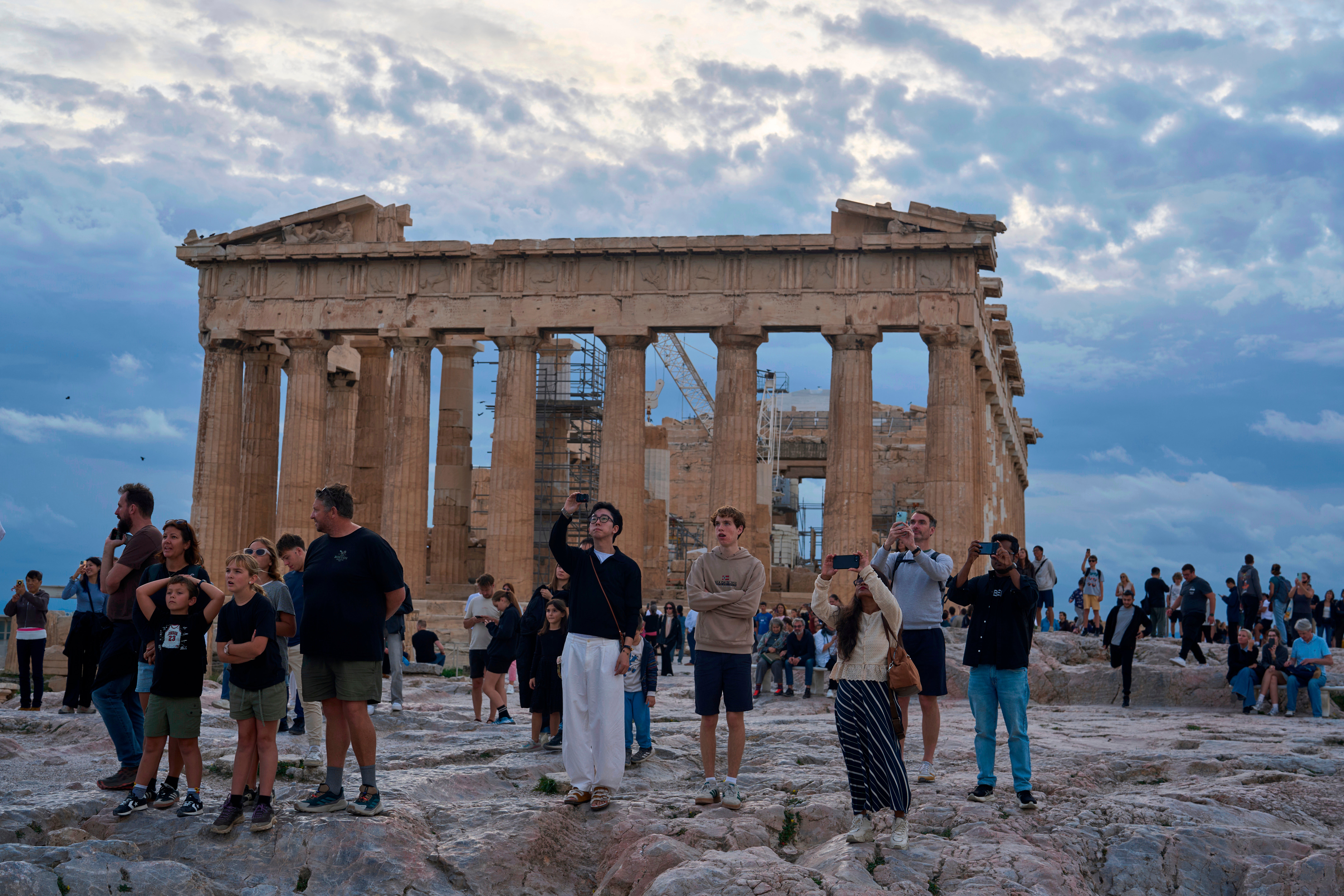 independent.co.uk - Derek Gatopoulos - Greece says new biometric checks are active for non-EU travelers, but some could pass without scans