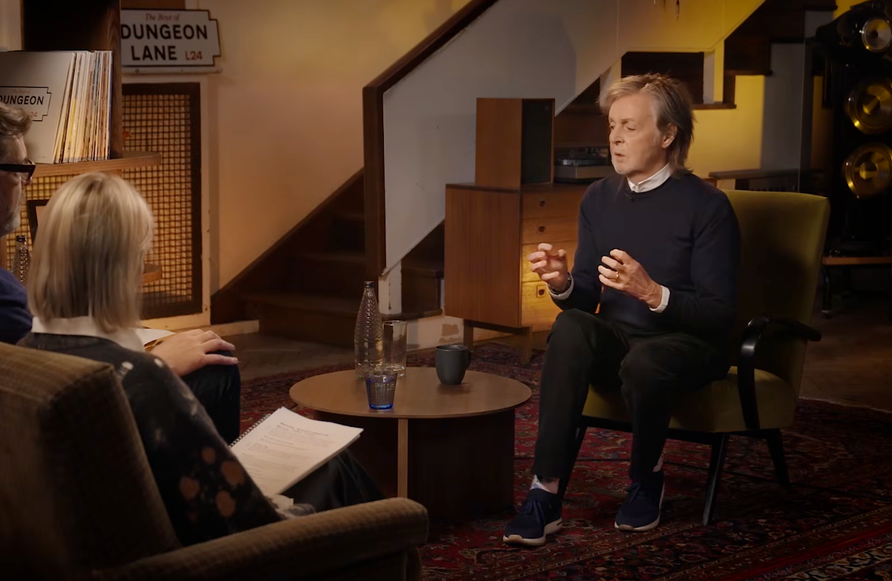 Sir Paul McCartney parla con Marina Hyde e Richard Osman