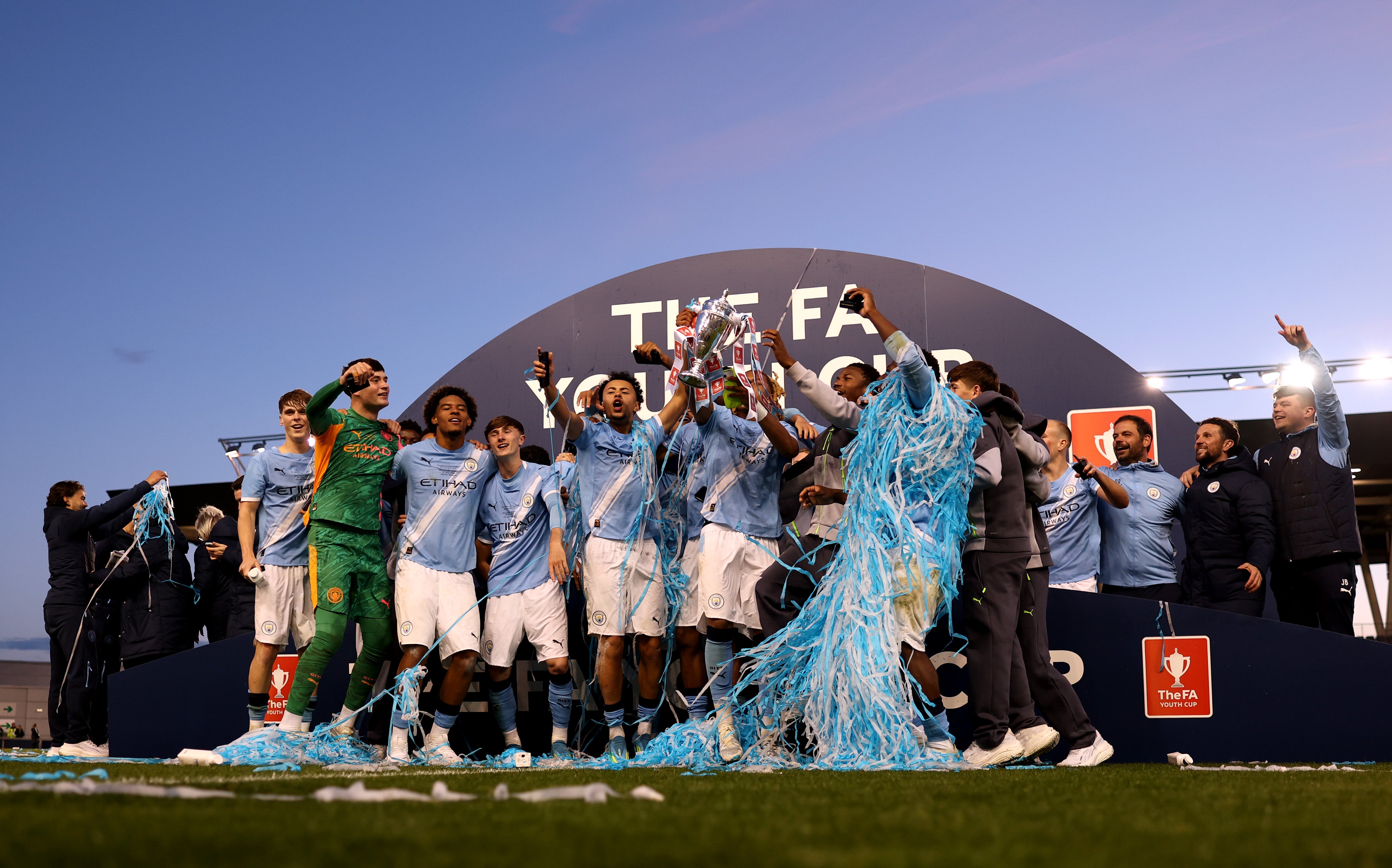 Manchester United boss Darren Fletcher angered by &lsquo;Man City parade&rsquo; after FA Youth Cup final