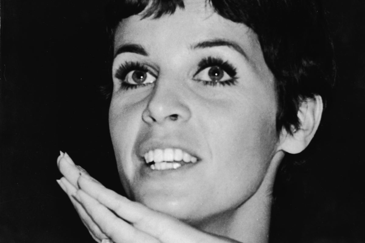 Singer embroiled in 1970s shooting scandal dies aged 84