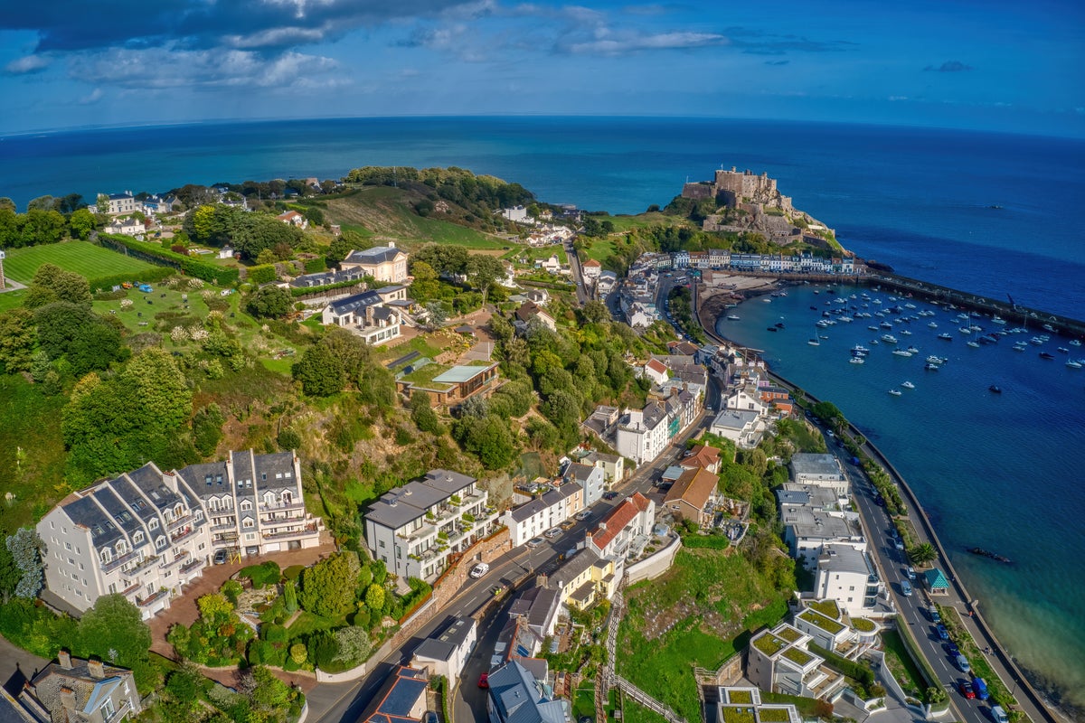 Airlines increase flights to popular holiday island as demand soars – UK Times Airlines increase flights to popular holiday island as demand soars – UK Times